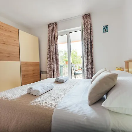Apartment Lenic Apartman, Free Private Parking Fazana