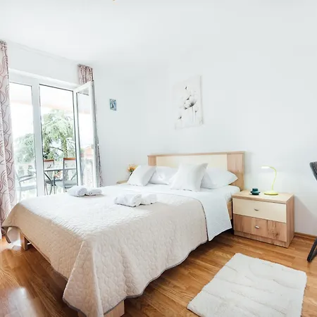 Lenic Apartman, Free Private Parking Apartment *