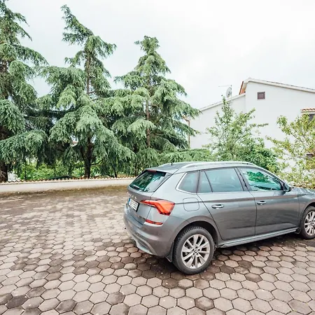 Lenic Apartman, Free Private Parking