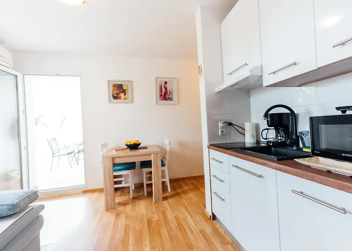 Apartman Lenic Apartman, Free Private Parking *