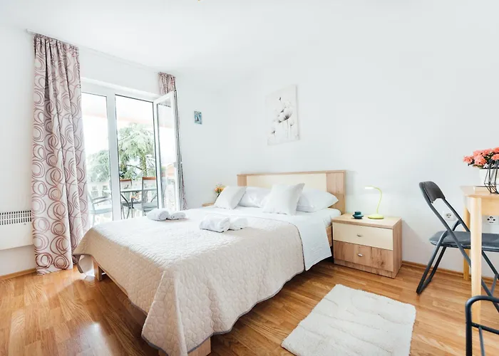 Lenic Apartman, Free Private Parking Apartman *